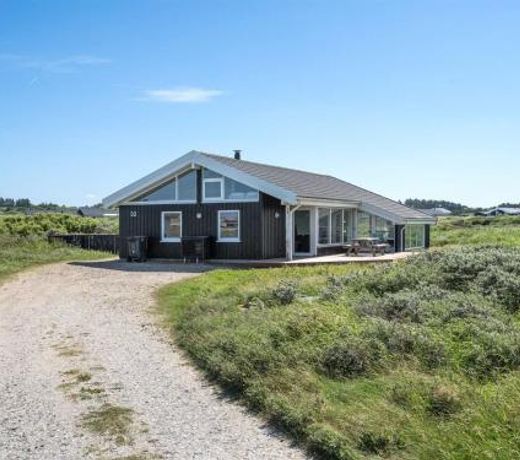 Holiday Home Hermund - 110m from the sea in NW Jutland by Interhome