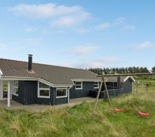 Holiday Home Fanni - 300m from the sea in NW Jutland by Interhome