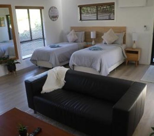 'Stay in Carrara' A guest house not a share house
