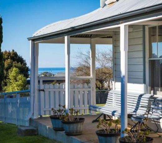 Dar-el -Great Old World Charm, pet friendly home!