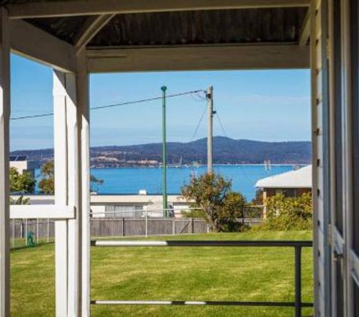 Dar-el -Great Old World Charm, pet friendly home!