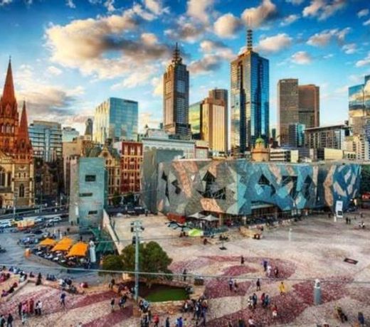 Central Located 4BR Home with Rumpus & King Bed in the Heart of Melbourne
