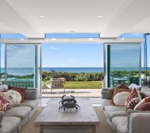 Philotimo - Absolute Beach Front at North Avoca