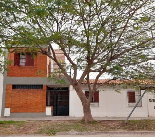 Casa cercana al Estadio Madre de Ciudades
