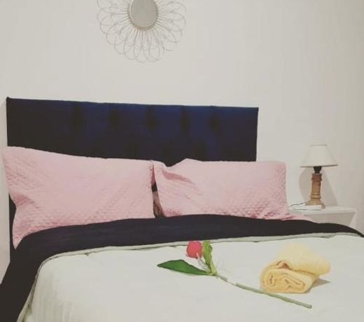 "Village" Amplia CASA boutique con parrilla y 2 garages