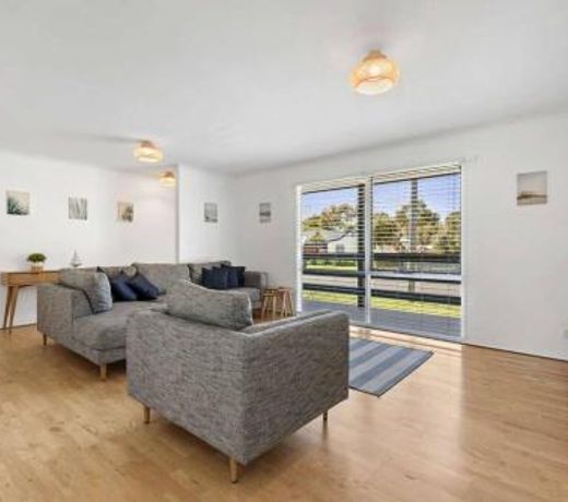 Bonnyvale Beach Shack- Pet friendly, walk to the beach!