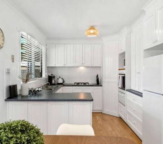 Bonnyvale Beach Shack- Pet friendly, walk to the beach!
