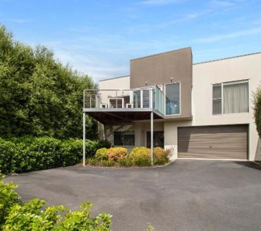 Ultra Modern 3BR Mt Gambier Holiday Home