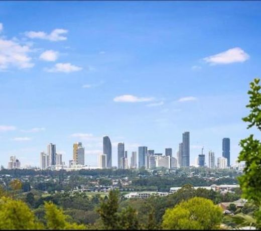 Luxury Private Queen Room with Balcony & Bathroom in Shared Apartment Panorama Gold Coast