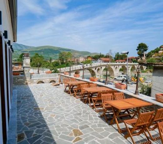 Hotel Kapllani