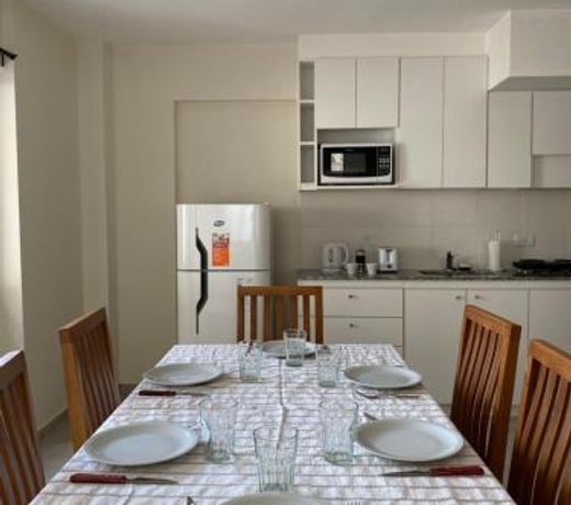 Excepcional apartamento, con patio cochera y parrilla en el centro