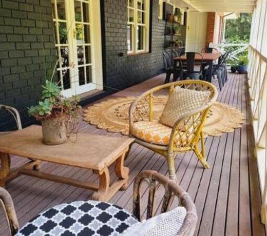 Noonan House, 5 bedrooms. Hop & skip to town