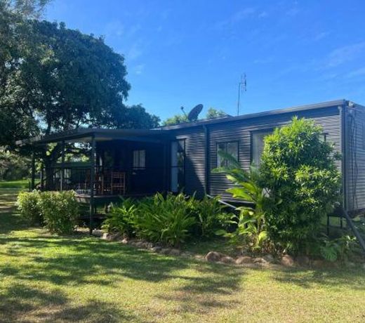 Hinchinbrook Riverview Retreat