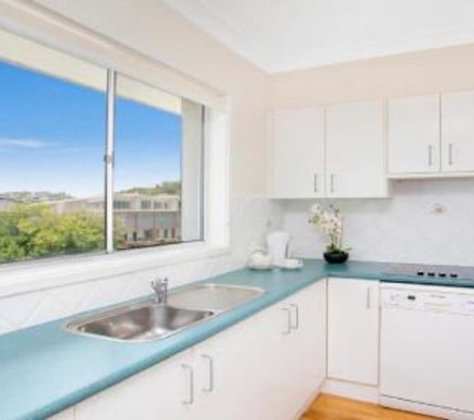 Summerton Comfortable Apartment In Terrigal Accom Holidays