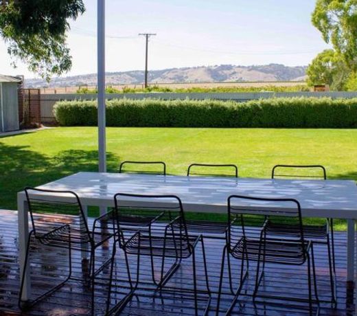 The Beech House-Hill views, peaceful location, 2BR