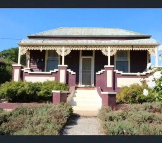 R&R Blue Diamond Luxury Cottage Maryborough, Vic
