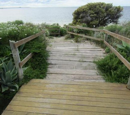 Bliss - Beachfront Sultana Point -