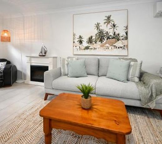 Lovely Beach House -Amazing Location, Pets - ZB9