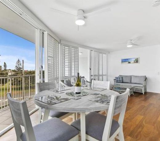 Kawana Beachside Getaway 1 Bedroom Apartment