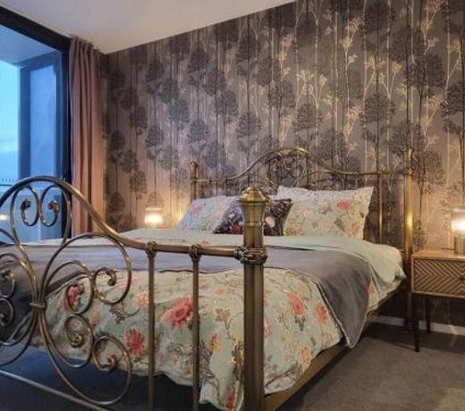 2BR@Luxury&Stylish Top Floor Apt,Pool,Parking,View