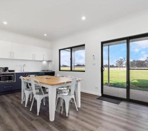 Glenowrie Cottage - 2 King Beds - Close to Cadia