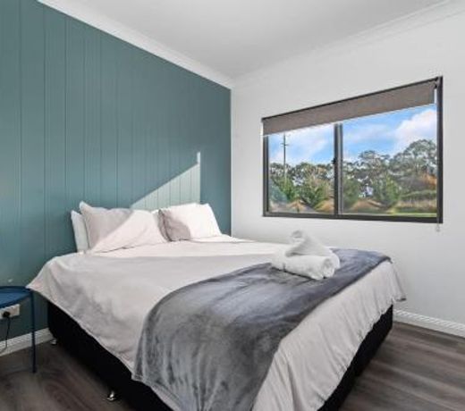 Glenowrie Cottage - 1 King 2 Singles - Near Cadia