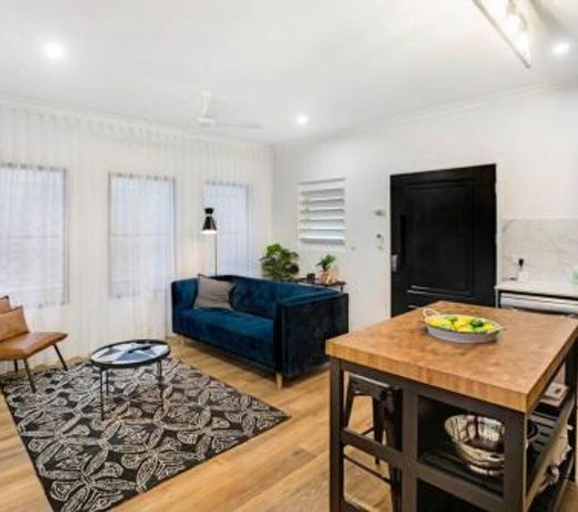 Industrial Luxe Villa - Boutique 1 bedroom luxury Villa