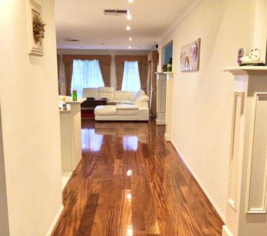 Roxy - A Spacious Cosy Getaway - Near Mel Airport