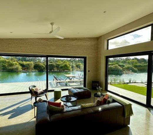 INDICA HEMP HOUSE - Luxury Eco designed house w lake views & hot tub