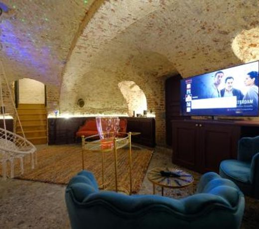 Secret Jacuzzi Mons - Parking privé gratuit