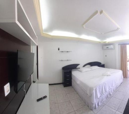 Riverfront Retreat Prime Location Apartment with Stunning Views of the RioNegro