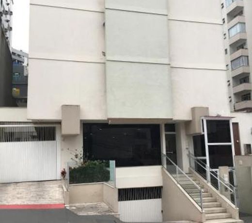 Apto climatizado -garagem