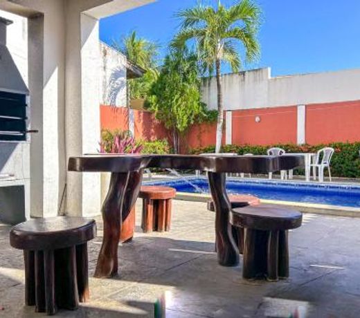 Casa com piscina e churrasq em Lauro de Freitas BA
