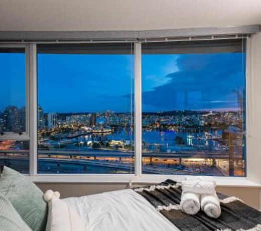 Condo in Downtown Vancouver - Near Rogers Arena