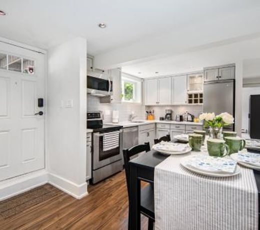 Gorgeous 4-Bedroom Garden Level Suite at Vancouver West
