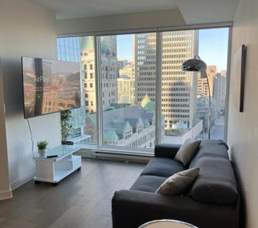 Beautiful one bedroom downtown Condo with pool and free parking