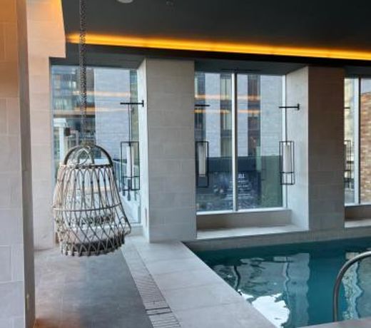 Beautiful one bedroom downtown Condo with pool and free parking