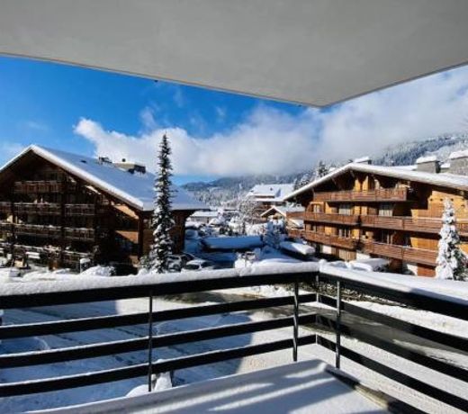 Triplex in Villars Centre with Parking