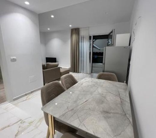 Mumbas Room 3