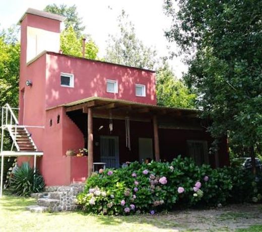 CASA EN VERTIENTES DE LA GRANJA