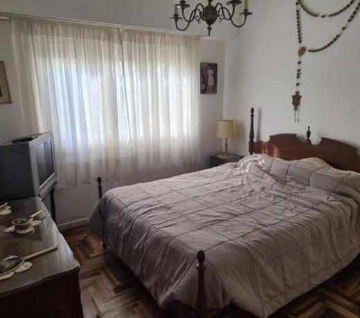 Casa 5 personas. Calle principal CaÃ±uelas