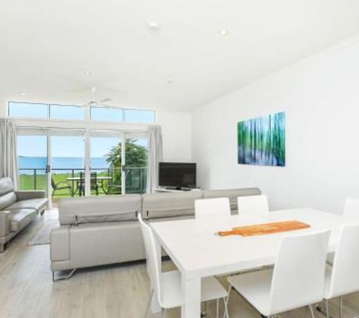 Wonderful Central Location Sea Views