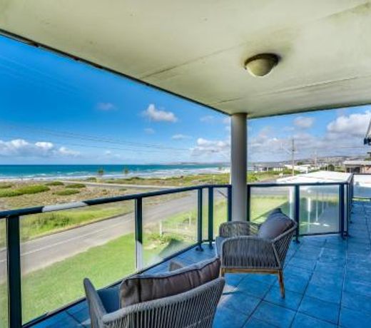Sweeping Ocean Views -136 Newell - BYO Linen - PetsNegotiable - WiFi