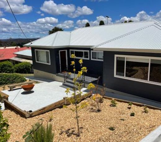 Heart of Katoomba Semi 2 bedroom Home