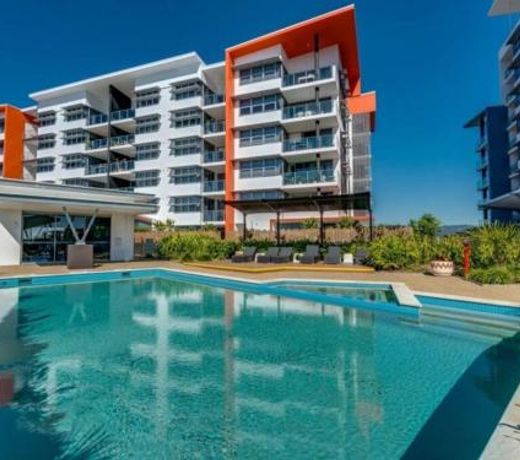 Two bedroom Apartment in Robina Center