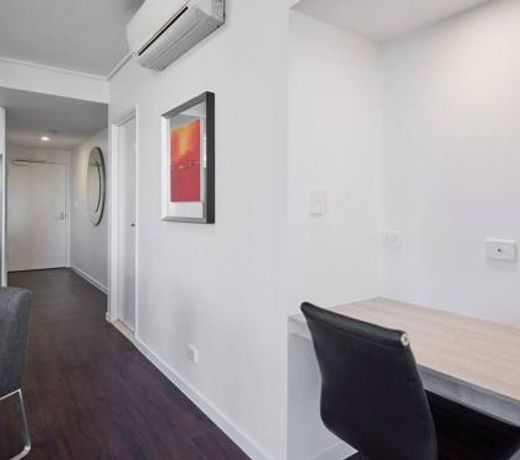 Two bedroom Apartment in Robina Center