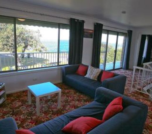 The Gull Ocean views family home Bermagui