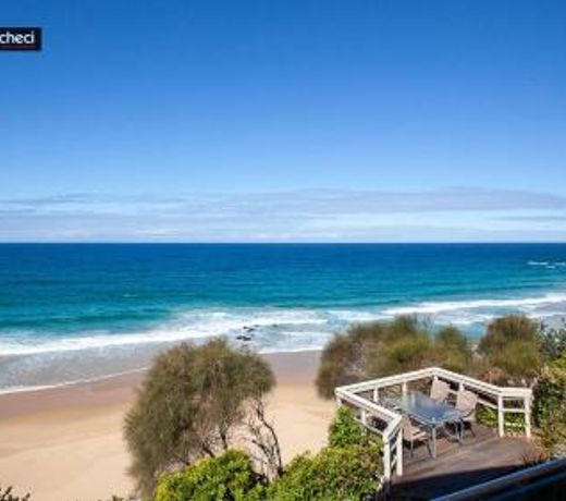Ocean Pearl Luxury beachfront Bermagui Linen provided