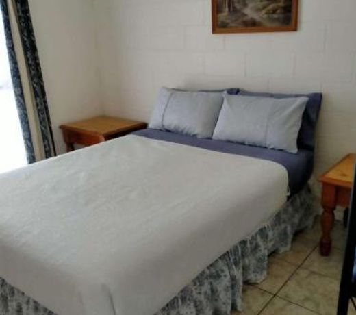 Tamarind Gardens Camping, Caravans, Accommodation