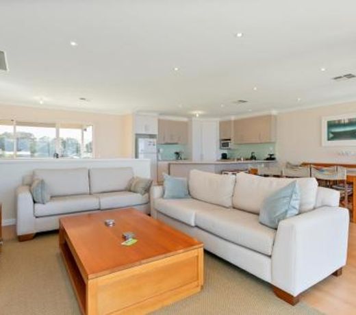 139 Seagull Ave - BYO Linen - Pets Negotiable - Wi-Fi